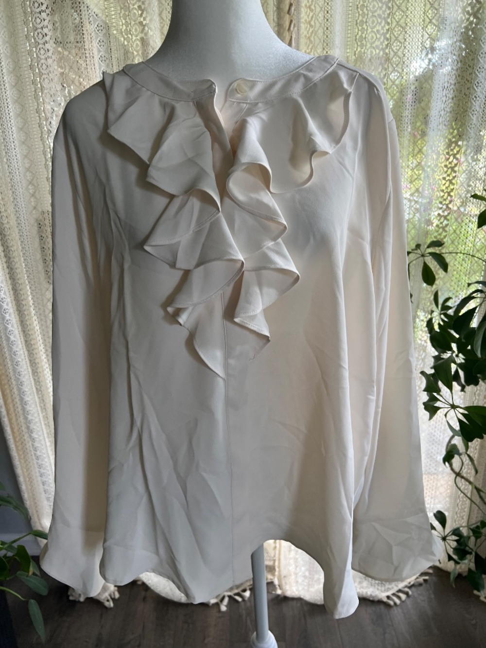 NWOT Loft ruffle neck ivory poet blouse - Picture 3 of 7